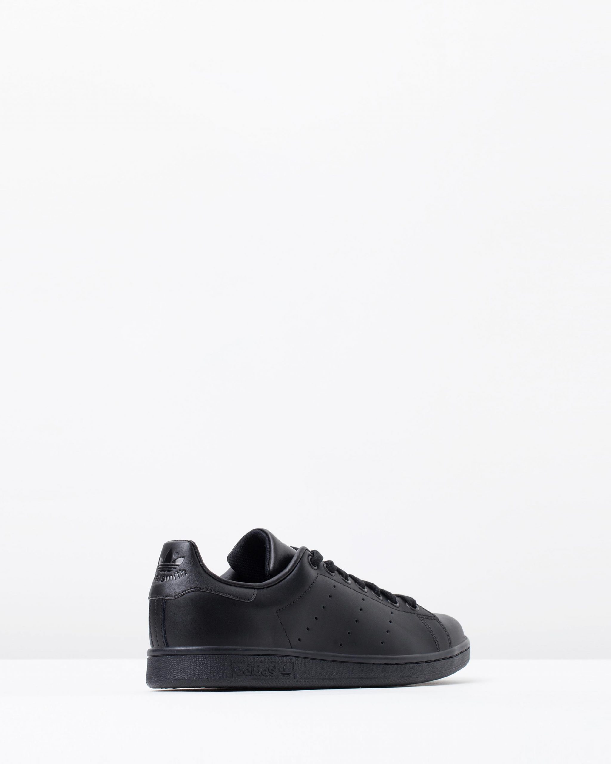 stan smith in black