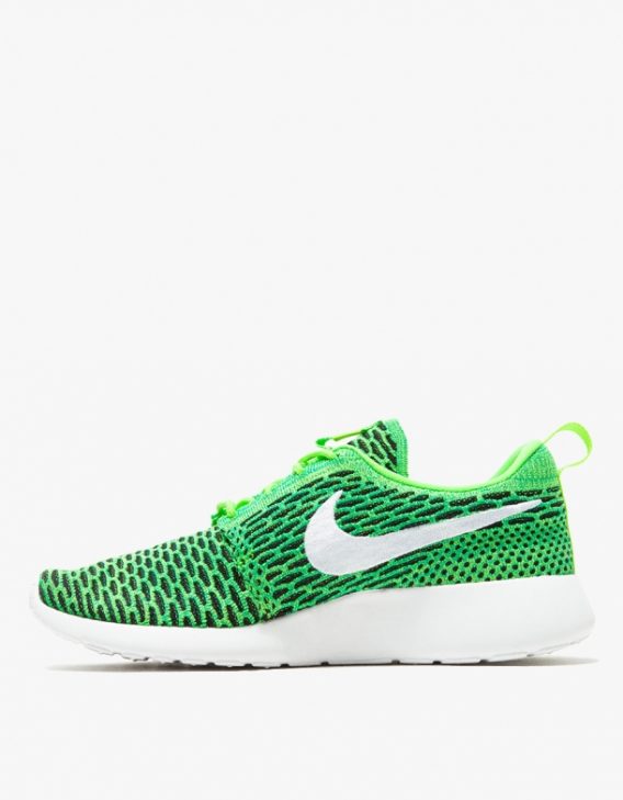 Nike Roshe One Flyknit in Green 2