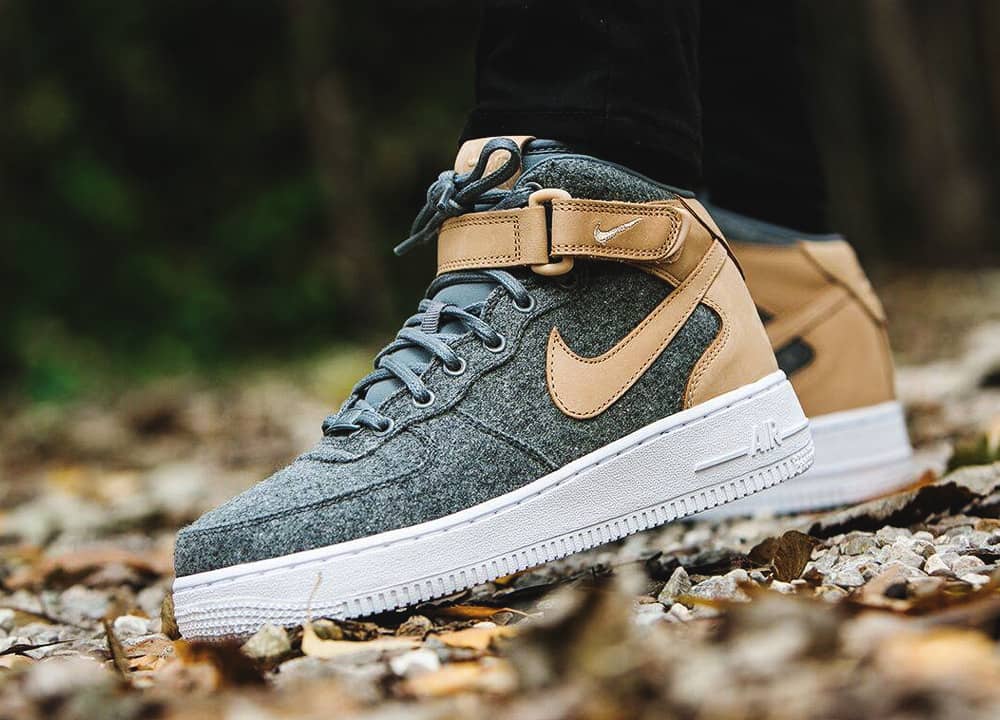 Nike Wmns Air Force 1 07 Mid Leather Premium